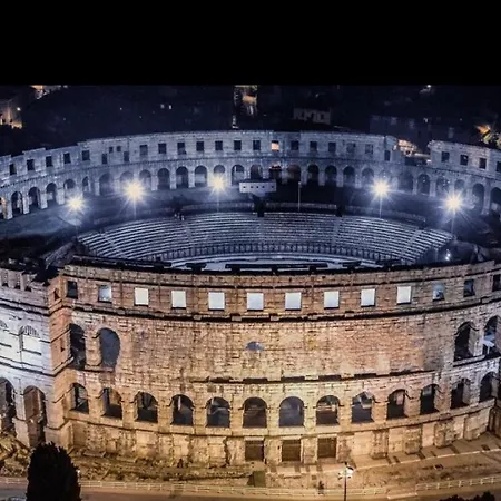 דירה Lara פומר